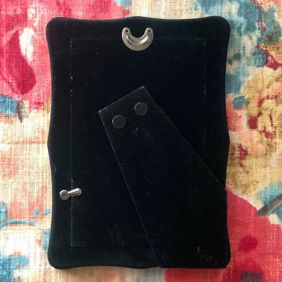 🔵 Antiqued Gilded 4x6” Tabletop Picture Frame - Picture 2 of 7